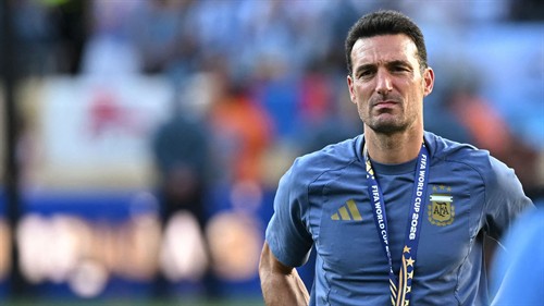 Martinez explains why Argentina turned away from Spain WC trophy presentation