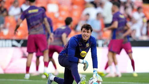 Deco gets the job done: five deals solve Barcelona's puzzle