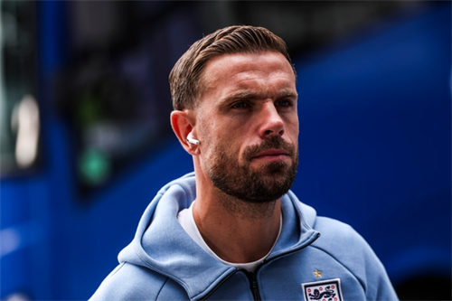 Chelsea weigh move for Brentford midfield veteran Henderson