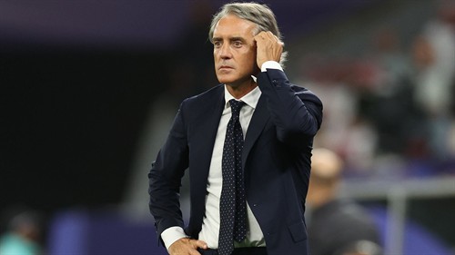 Mancini makes shock return as Italy head coach