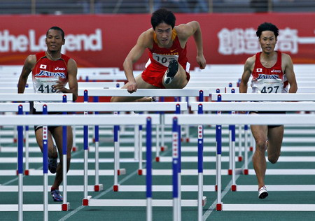 Liu Xiang defends 110m hurdles title at East Asian Games