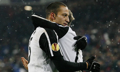 Bobby Zamora's double sees Fulham slip through to knockout phase