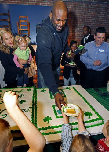 On his birthday, only a sliver for Shaq