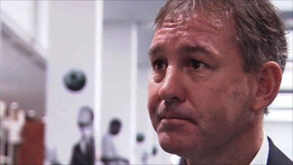 Bryan Robson speaks about battle against throat cancer