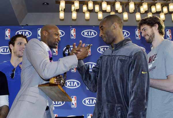 Lamar Odom wins NBA Sixth Man of the Year