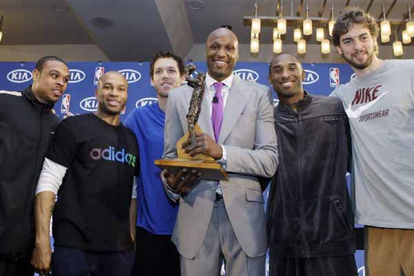 Lamar Odom wins NBA Sixth Man of the Year