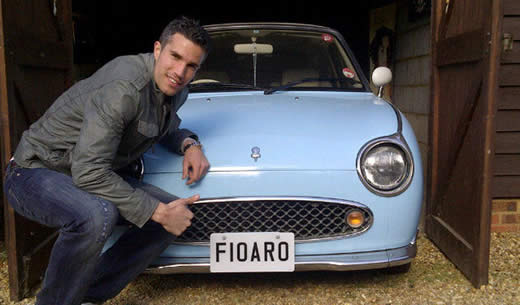 Robin's reliant car... is a Nissan