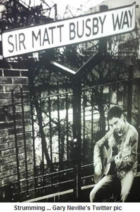 Noel Gallagher gives Gary Neville a volley