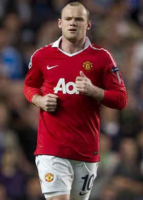 Wayne Rooney begs for bash at blackpool