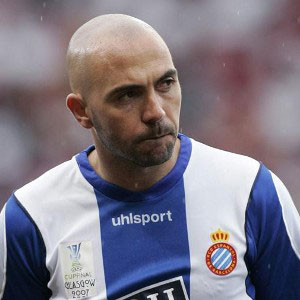 Injury-plagued De la Pena retires