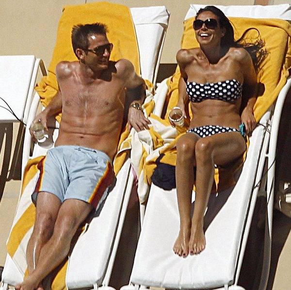 Frank Lampard has a sweet holidy with his girlfriend