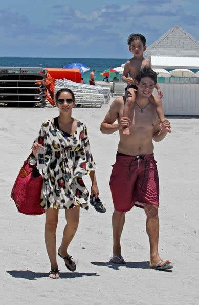 Kaka enjoys holiday in Miami with his family