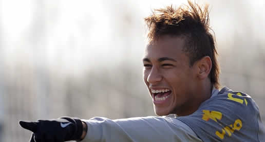 Neymar happy to be compared with Messi