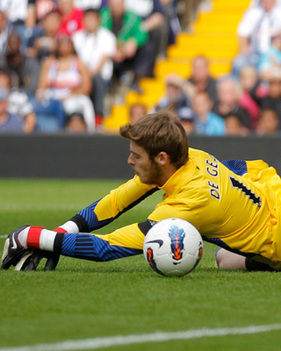 Manchester United boss Sir Alex Ferguson backs David De Gea to come good