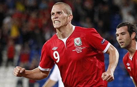 Morison gets shirty at idea of a kit swap with England galacticos