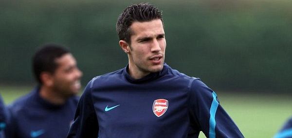 Robin Van Persie keeping Arsenal waiting over new contract - Wenger