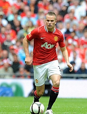 United reward Cleverley for breakthrough with new deal until 2015