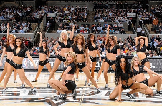 Spurs Cheering squad