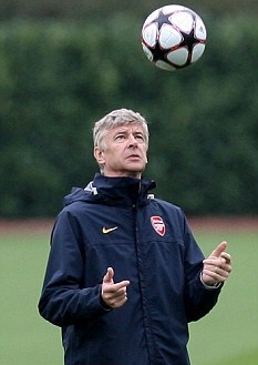 Arsene Wenger prepared to rotate his defence