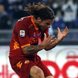 Osvaldo suspended over Lamela ‘punch’