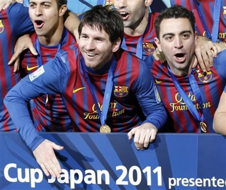 Barcelona's Andres Iniesta: I hope Lionel Messi or Xavi win the FIFA Ballon d'Or