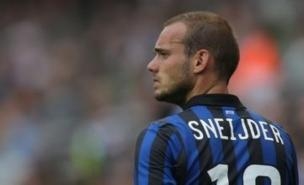 Wesley Sneijder 'to be dangled as bait in Inter Milan's Carlos Tevez offer'