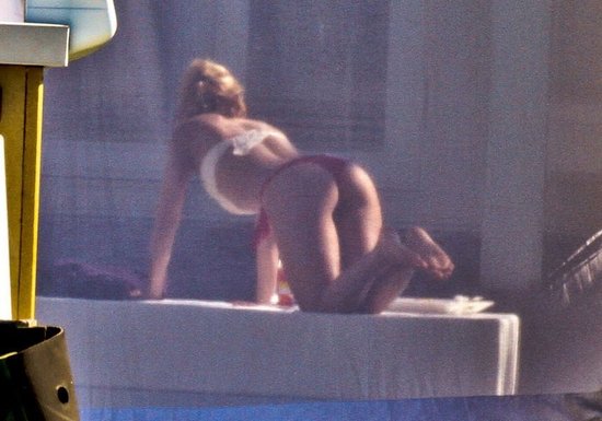 Shakira holidaying in Miami