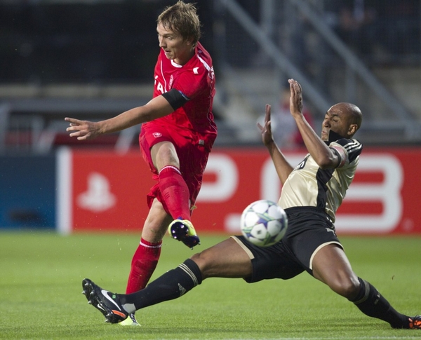 Agent Gives Update on Liverpool and Newcastle De Jong Pursuit