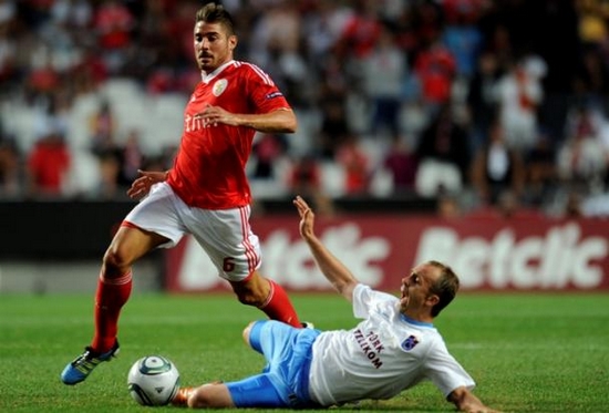 AC Milan poised to rival United for Spanish midfield ace