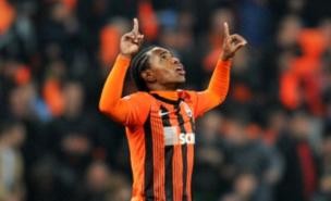 Chelsea 'face competition from AC Milan for Willian transfer'