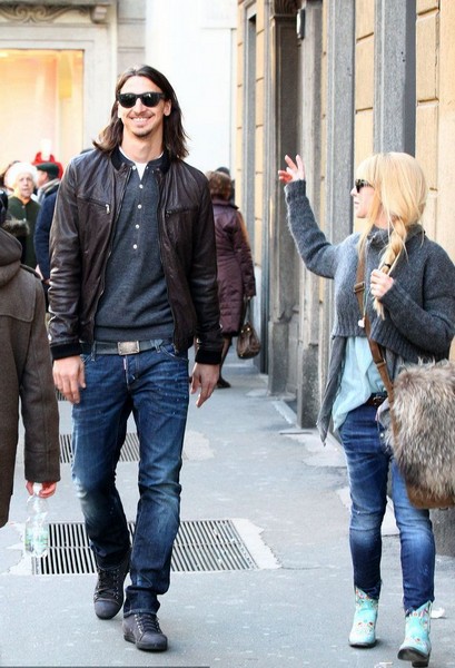 Sweden player Zlatan Ibrahimovic gose shopping with his wife