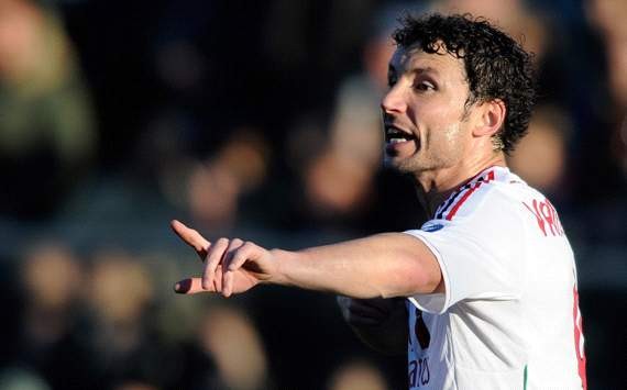 Agent: Van Bommel willing to take wage cut to return to PSV