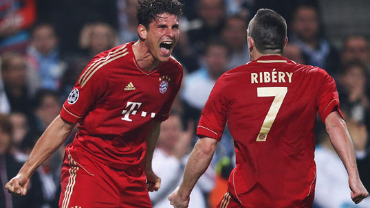 Bayern take two-goal away advantage