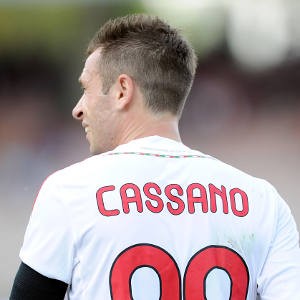 Cassano returns to training after surgery