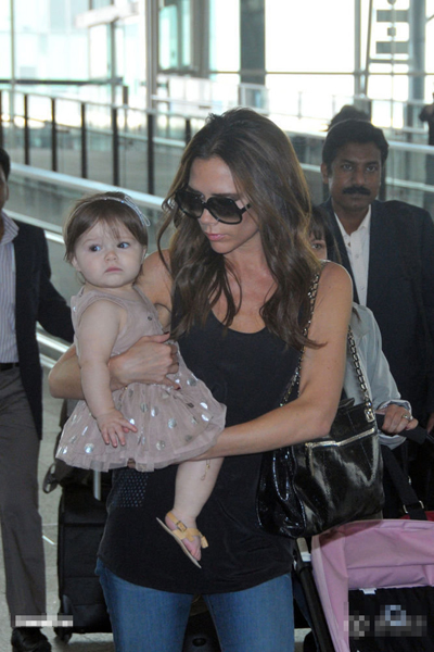 Victoria Beckham and Harper Seven end their promotional tour of Asia