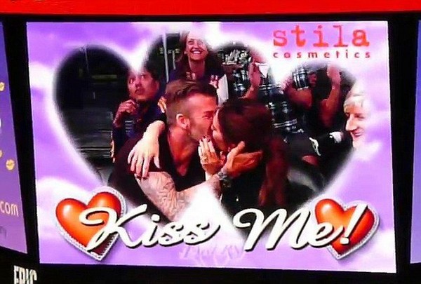 Victoria Beckham and David KISS on camera at LA Lakers game, look SO in love