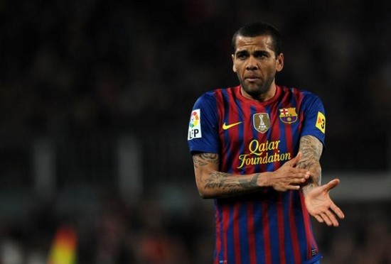 Alves vows to remain at Barcelona and shun Man City interest