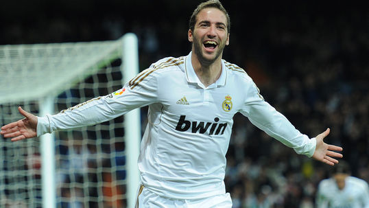 Juve make play for Higuain