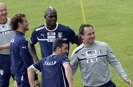 Behave yourself! Controversial striker Balotelli warned by Italy coach Prandelli