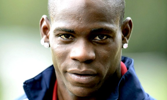 Mario Balotelli shoots down rumours he is to quit Manchester City