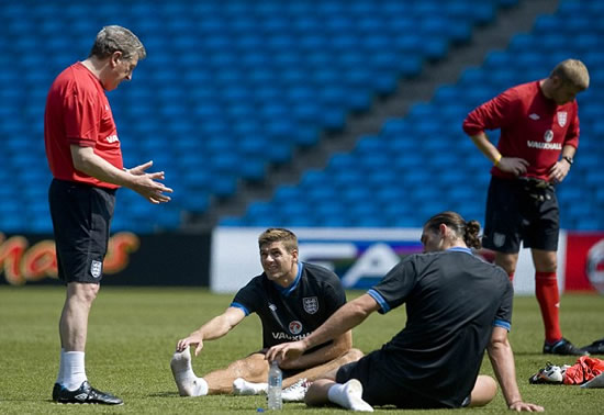 Early crisis for Hodgson as Welbeck, Johnson and Parker face fitness fight