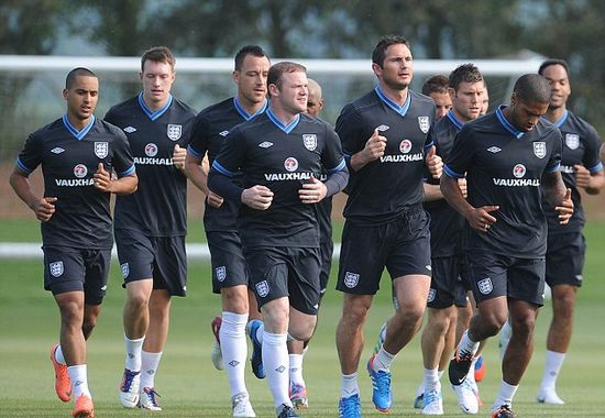 Roy can win it like Chelsea... and I only hope I can be a part of it, says Lampard