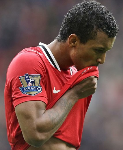 Nani weighing up United exit