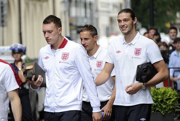 Welcome to Krakow! England squad walk among huge crowds to attend reception