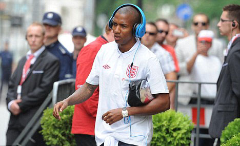 Defoe returns to England duty in boost for Hodgson ahead of opening clash with France