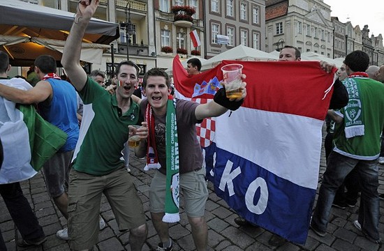 Polish police make 14 arrests after violent clashes between Ireland and Poland fans