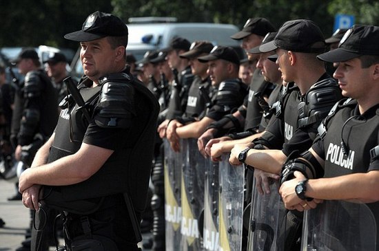 Warsaw turns into a war zone with more than 100 arrested before Poland v Russia