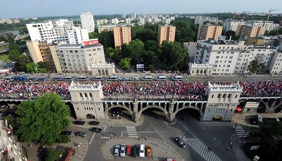 Warsaw turns into a war zone with more than 100 arrested before Poland v Russia