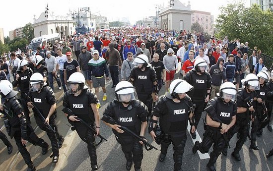 Warsaw turns into a war zone with more than 100 arrested before Poland v Russia