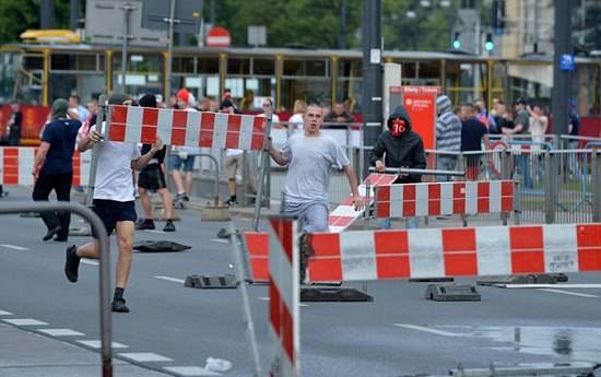 Warsaw turns into a war zone with more than 100 arrested before Poland v Russia